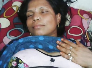 Mature wrinkled Indian wife deserves some good missionary fuck